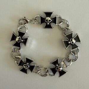 Y2K Silver and Black Skull and Crosses Charm Bracelet